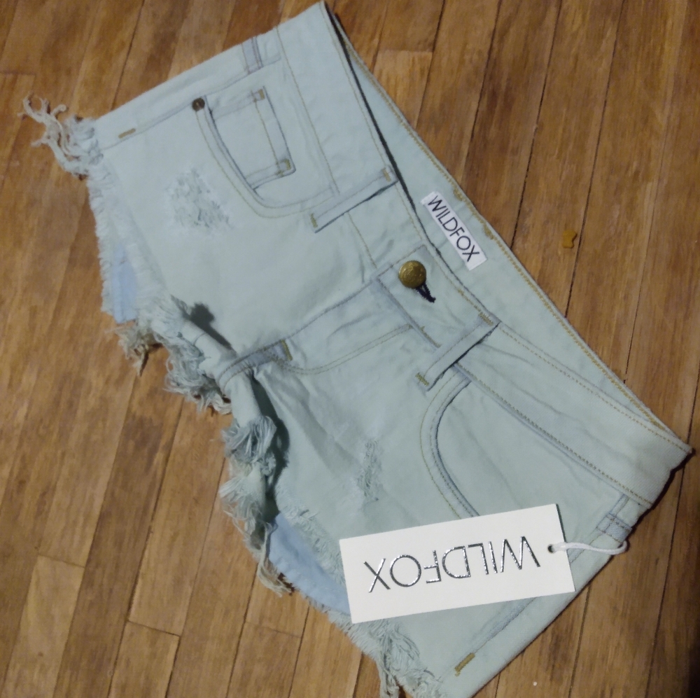 NWT Wildfox light wash denim shorts SIze 26